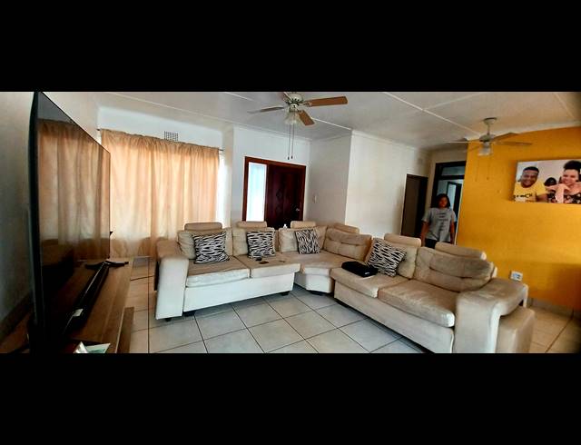 3 BEDROOM FREEHOLD FOR SALE IN VISAGIE PARK